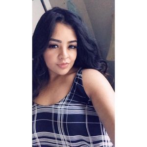 Meet your Posher, Elizabeth